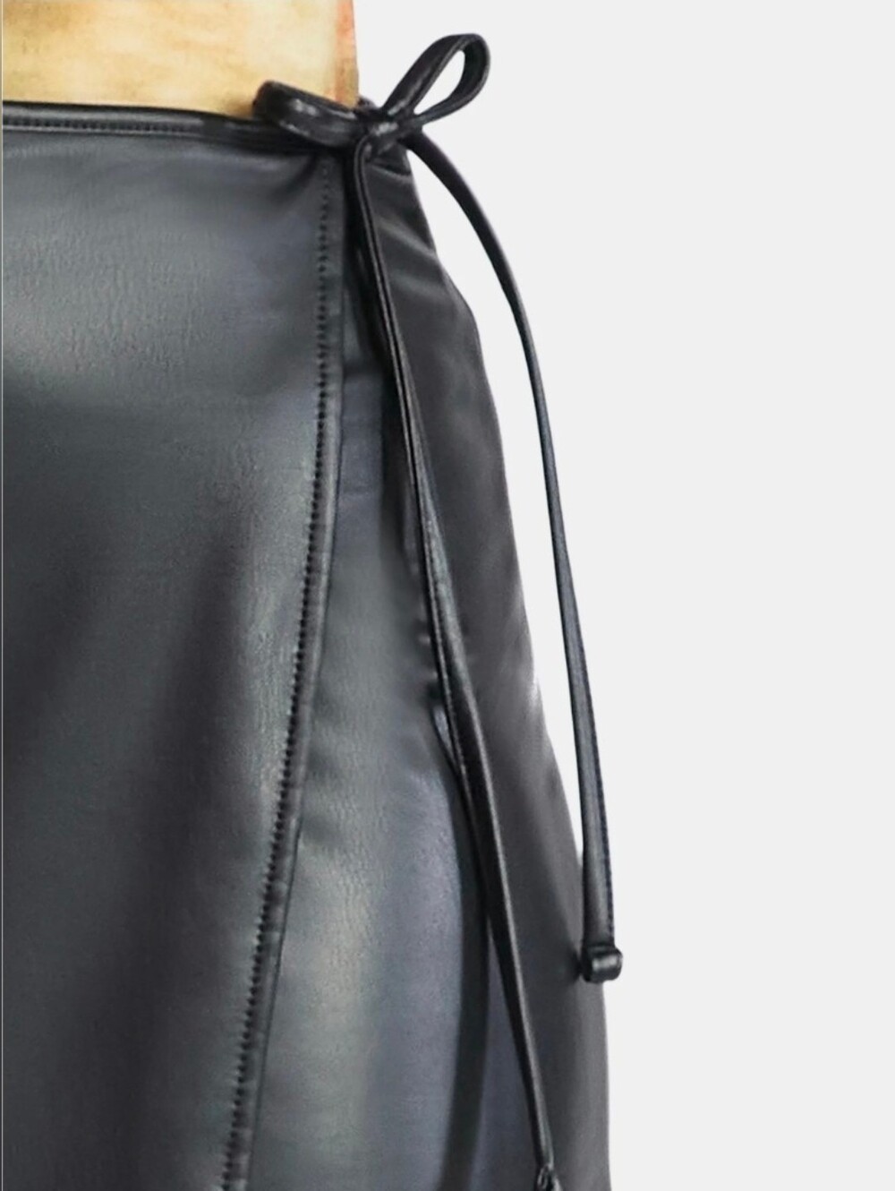 New Steve Madden NYC Women's Faux Leather Wrap Skort skirt + shorts, size S Or L - Picture 4 of 4